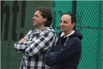 Zaungäste waren auch Berchings Trainer Andi Speer (links) und Manfred Reznik, der Spielleiter des TV 21 Büchenbach.