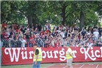 Die Fans der Kickers aus Würzburg.