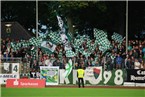 Erwartungsfrohe Fans des FC Schweinfurt 05.