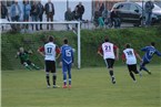 In der 90. Minute lief Mohamed Tamo (Nummer 13) zum Elfmeter für den FC Vorwärts Röslau an.