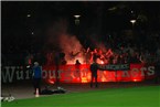 Die Fans der Würzburger Kickers zündeten zu Beginn ein Bengalisches Feuer.