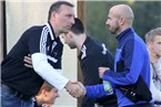Die beiden neuen Trainer beim Shake-Hands: Klaus Nagel (links) und Michael Nißler