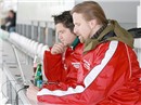 Schon vor dem Spiel hoch konzentriert: Die beiden anpfiff-Redakteure Timo Schickler und Christian Dotterweich (re.) bereiten sich auf den Live-Ticker vor.