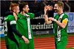 Jubel nach dem 2:0: Die Schweinfurter Marino Müller, Andreas Bauer und Kapitän Bastian Lunz.