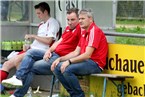 Was tun? FSV-Coach Jörg Pötzinger (li.) beratschlagt sich in der Halbzeitpause mit Co-Trainer Andreas Pensel.