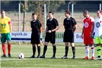Das Schiedsrichtergespann um den leitenden Regionalligareferee Roman Potemkin kurz vor dem Anpfiff.