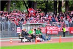 Die Bayern-Fans machten hinter der Schweinfurter Bank mächtig Stimmung.