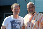 Alte Weggefährten trafen sich nach langen Jahren wieder einmal: Uwe Neunsinger (rechts) und dessen ehemaliger Schwabacher Spieler Dr. Werner Krutsch, der in Regensburg als Mediziner tätig ist.
