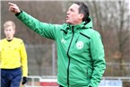 TSV-Coach Werner Thomas scheint seiner Elf den Weg weisen zu wollen, die Mannschaft hatte nach dem Seitenwechsel offensichtlich verstanden.