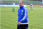 Frohnlachs Trainer Oliver Müller mit bedenklicher Miene nach der Halbzeitpause.