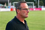 Erstaunte Miene von Friesens Coach Armin Eck aufgrund der fahrlässigen Umgehensweise mit den Torchancen seiner Mannschaft.