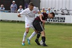 Der TSV Kornburg (in weiß) um Fabio Zinnbauer musste sich auch dem 1. FC Lichtenfels geschlagen geben und unterlag am Ende verdient mit 0:2.