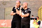 Joe Albersinger (li.) und Co-Trainer Florian Wurster tüfteln am nächsten Schachzug.