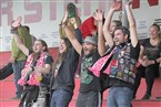 "Hier regiert der FCL!" Die Fans feierten den Sieg der Rotweißen ausgelassen.