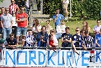 Die Fans aus Unterfranken vom TSV Gochsheim verballerten ihr Lametta bereits vor dem Spiel, nachher sollten sie es nicht mehr benötigen.