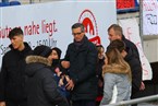 Michael Fraas (mittig, Wirtschaftsreferent der Stadt Nürnberg und Bürgermeisterkandidat CSU Schwabach) führte vor der Partie den symbolischen Anstoß aus.