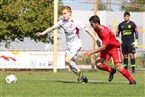 Cornelius Reindl (li.) spielt den Ball vor Bugra Öntürk.
