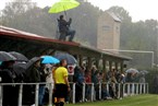 Ein ausverkauftes Stadion sah trotz teils strömenden Regen ein tolles Spiel.