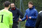 SG-Trainer Moritz Wolf und sein Kollege Perparim Kadrijaj (li.) motivierten ihre Spieler in der Halbzeit erneut. 