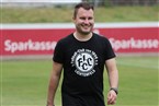 Christopher Fischer, Sportlicher Leiter des FCL, hatte gut lachen. Endlich rollte der Ball wieder im Karl-Fleschutz-Stadion. 