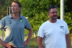 DJK-Bamberg-Torwarttrainer Dieter Mark (links) mit Holger Denzler, dem Sportlichen Leiter.