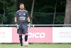 Wohin mit dem Ball? Richtig viel bekam der Oesdoerfer Keeper nicht auf den Kasten.