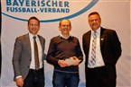 DFB-Ehrenamtsuhr für Reiner Prell (SV Hagenbüchach)
