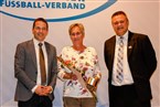 DFB-Ehrenamtsuhr für Ingrid Brattinger (STV Deutenbach)