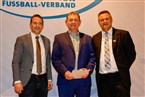 DFB-Ehrenamtsuhr für Erwin Igel (1. FC Kalchreuth)