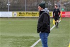 Der neue Trainer der DJK Don Bosco Bamberg, Michael Hutzler, beobachtet angespannt den Spielverlauf.