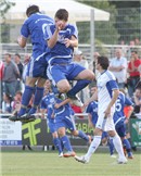 Schwabacher Freudentänze, nachdem ihr Captain Markus Theil zum 1:0 traf.