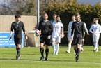 Das Schiedsrichtergespann um Andreas Voll (mi.) und seinen beiden Assistenten Lukas Pflaum (li.) und Fabio Haupt (re.).