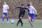 Mike Hofmann (li.) griff im Konterspiel ordentlich zu und nahm seinen Gegenspieler auf Abstand. 