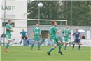 Der Ball lief diesmal nicht so rund in den Reihen des SK Lauf (in blauen Trikots) – die Grünen von der SpVgg Heßdorf kontrollierten das Spiel auch in der Luft.