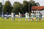 Früher Torjubel der Ammerthaler zum 1:0. Im Hintergrund der verletzte Jannik Denzler

 
