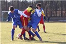 So sieht Doppeln aus. Doch die Vacher (in blau) hatten dem Steiner Konterfußball herzlich wenig entgegen zu setzen.