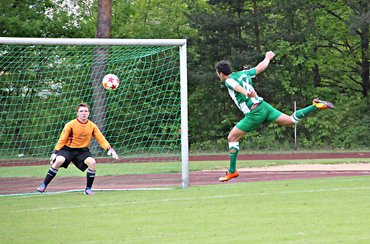 Kopfballchance Uyar Kopfballchance Uyar