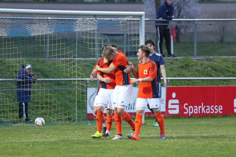 Die SG Quelle Fürth konnte bereits im ersten Durchgang vier Treffer bejubeln und setzte sich mit dem 6:1-Erfolg in Schwabach an die Spitze der Tabelle. | Foto: fussballn.de