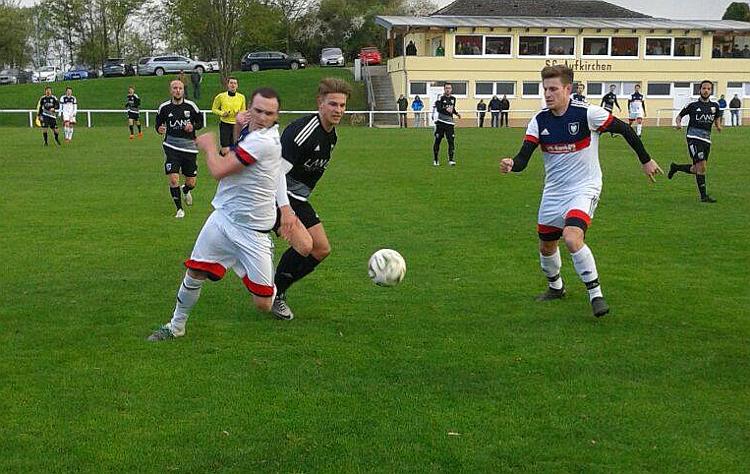 Umkämpftes Match in Aufkirchen, nach einer halben Stunde noch ohne Tore.