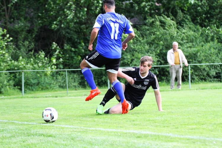 Die Zabo-Defensive um Sebastian Lopez (in schwarz) hatte alle Hände voll zu tun gegen Karanfil und Co. | Foto: Jasmin Stark