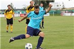 Falsche Entscheidung: Sebastian Hermann passt statt zu schießen.