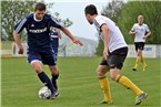 Weiteres Dribbling: Viele Gästeangriffe liefen zunächst über Andreas Pistor (li.). 