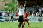 So sieht Jubel aus! Markus Taschner feiert nach dem Schlusspfiff den Klassenerhalt.