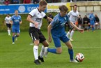 Niklas Hackenberg (li.) hat es mit Hannes Michel zu tun. 