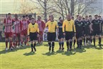 Schiedsrichter Stefan Betz (mi.) und seine Assistenten Andreas Storlorz (re.) und Christian Winter (li.) führten die Teams auf den Platz.